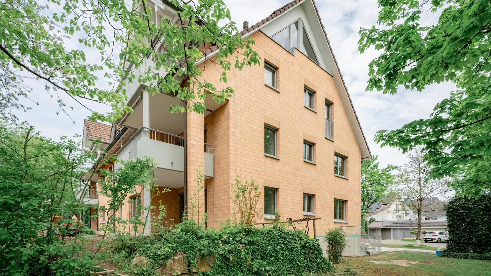 Vk - H - Zuerich Airport - Luxury - Homestay - Haldenstrasse - Kloten 0*,  Switzerland