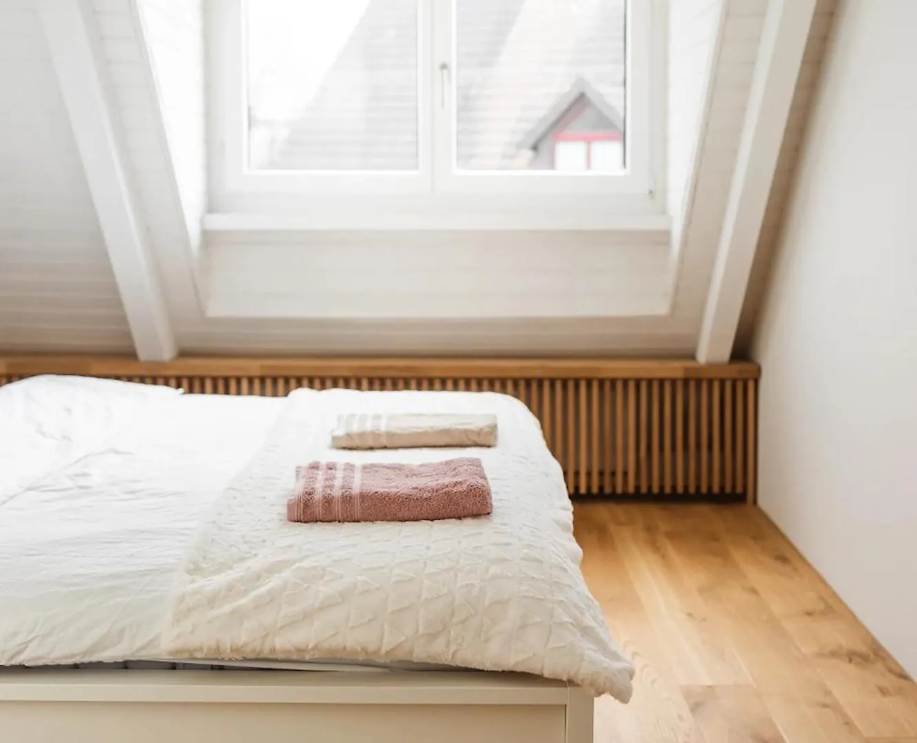 Vk - H - Zuerich Airport - Luxury - Homestay - Haldenstrasse - Kloten Switzerland