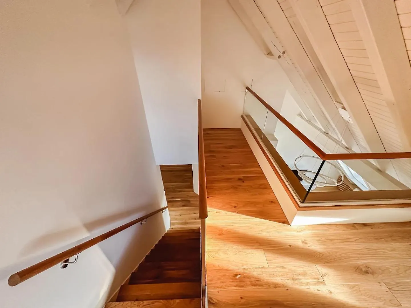 Vk - H - Zuerich Airport - Luxury - Homestay - Haldenstrasse - Kloten Switzerland